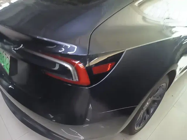 Tesla Model 3 — Фото автомобиля 7