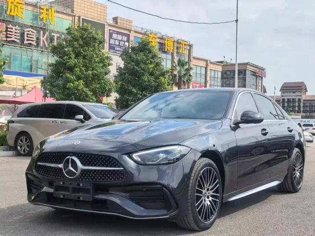 Фотография автомобиля — Mercedes-Benz C-Class