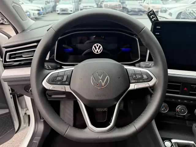 Volkswagen Sagitar — Фото автомобиля 9