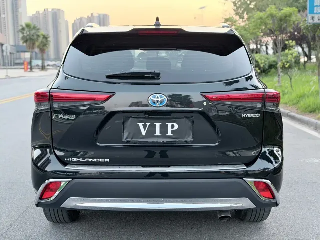 Toyota Highlander — Фото автомобиля 4