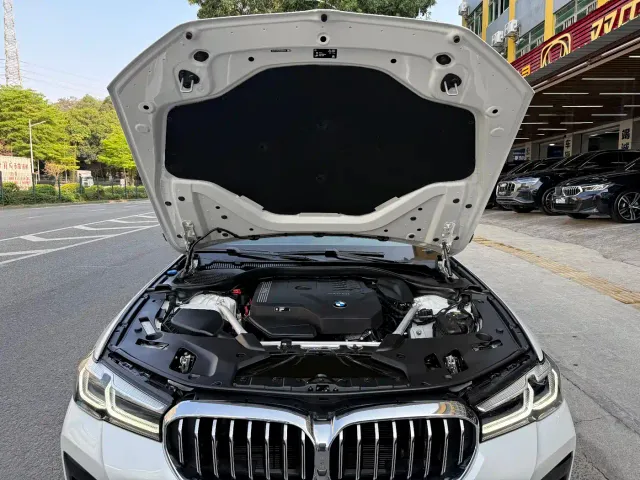 BMW 5 Series — Фото автомобиля 18