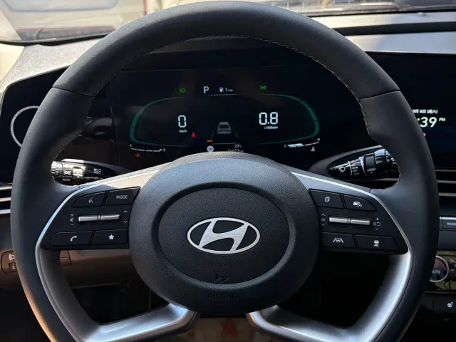 Hyundai Elantra — Фото автомобиля 14