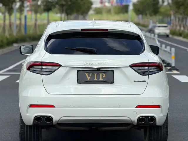 Maserati Levante — Фото автомобиля 9