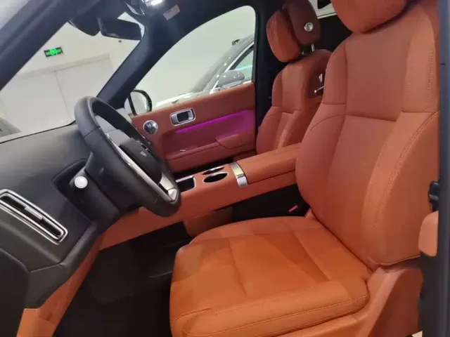 Li Auto L9 — Фото автомобиля 10