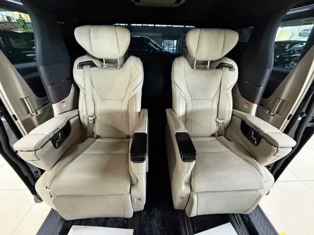Toyota Alphard — Фото автомобиля 17