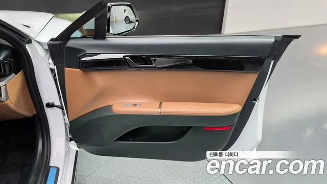 Hyundai Grandeur Grandeur (GN7) 2.5 Бензин 2WD — Фото автомобиля 22
