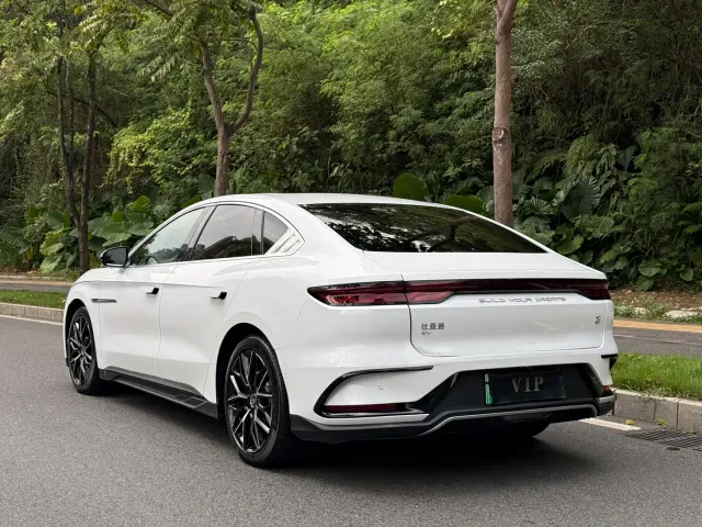 BYD Han — Фото автомобиля 13
