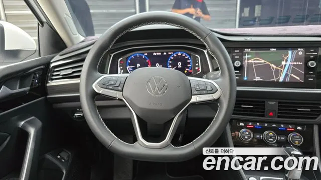 Volkswagen Jetta — Фото автомобиля 12