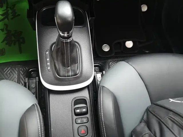 Roewe Clever — Фото автомобиля 13
