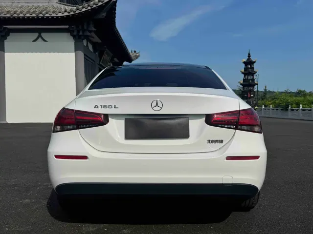 Mercedes-Benz A-Class — Фото автомобиля 5