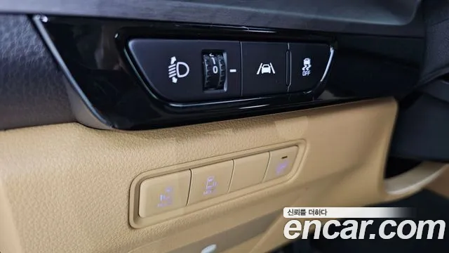 Kia Carnival Generation 4 — Фото автомобиля 23