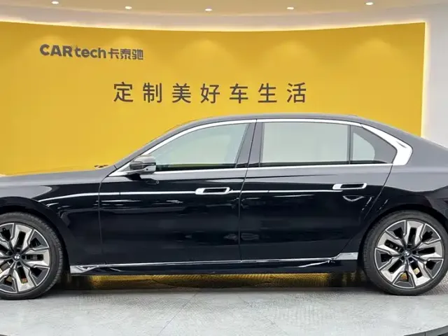 BMW 7 Series — Фото автомобиля 6