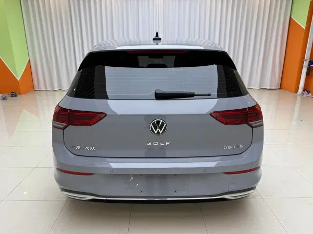 Volkswagen Golf — Фото автомобиля 17
