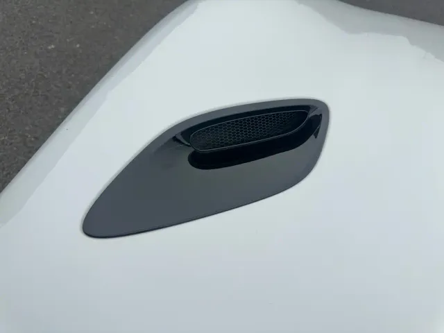 Xiaomi YU7 — Фото автомобиля 10