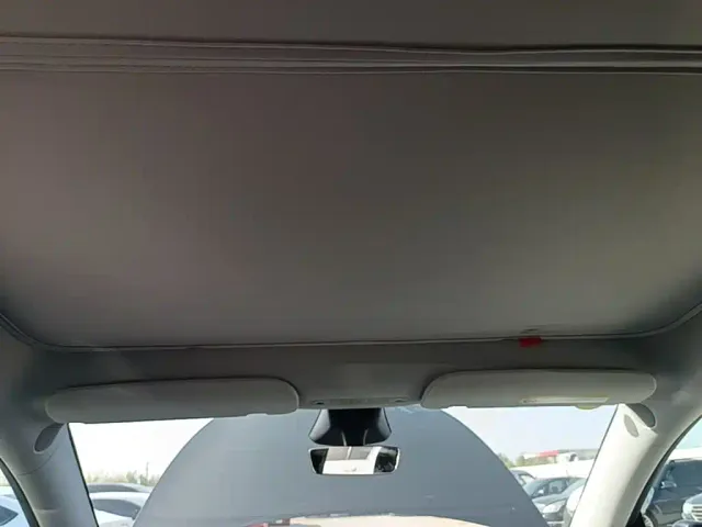 Tesla Model Y — Фото автомобиля 17