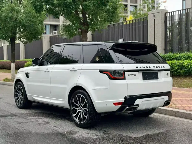 Land Rover Range Rover Sport — Фото автомобиля 13