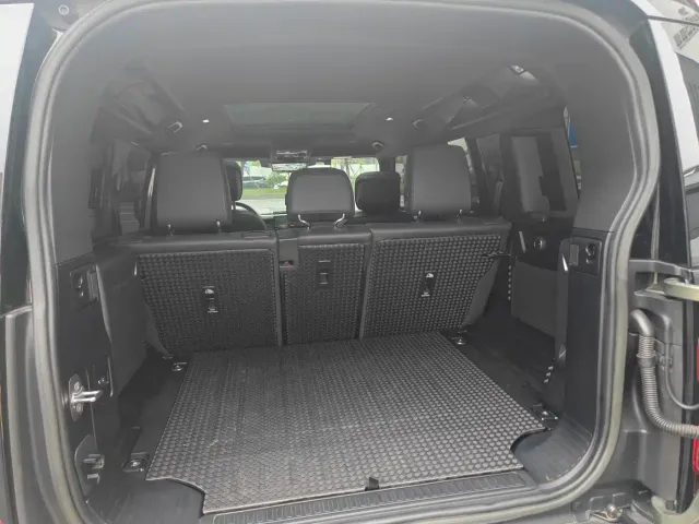 Land Rover Defender — Фото автомобиля 9