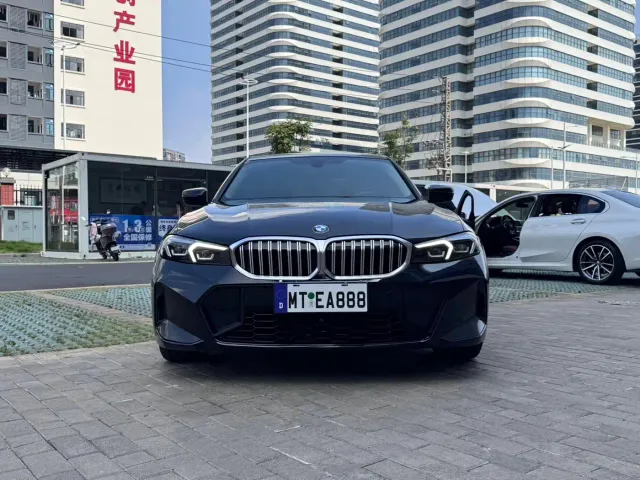 BMW 3 Series — Фото автомобиля 2