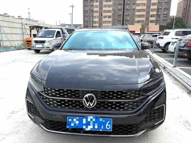 Volkswagen Passat — Фото автомобиля 2