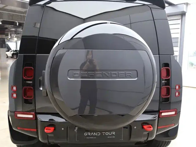 Land Rover Defender — Фото автомобиля 29