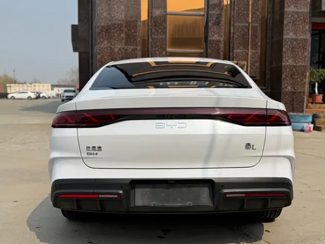 BYD Qin L — Фото автомобиля 6