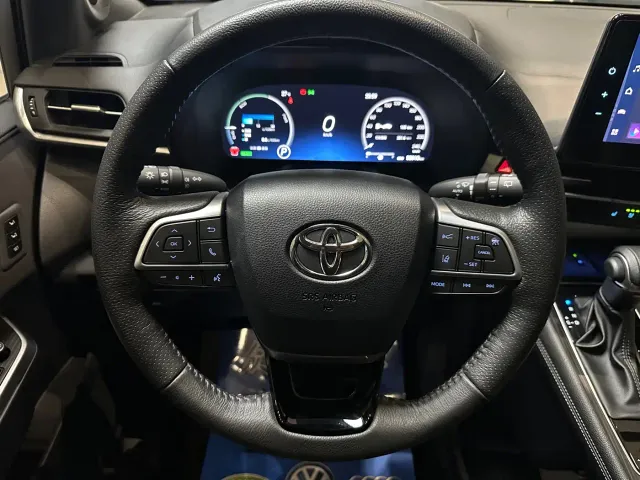 Toyota Granvia — Фото автомобиля 11