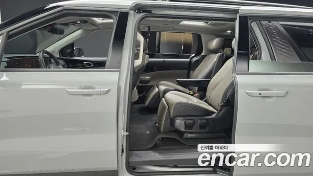 Kia Carnival — Фото автомобиля 11