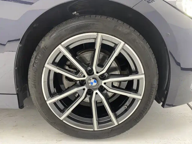 BMW 3 Series — Фото автомобиля 11