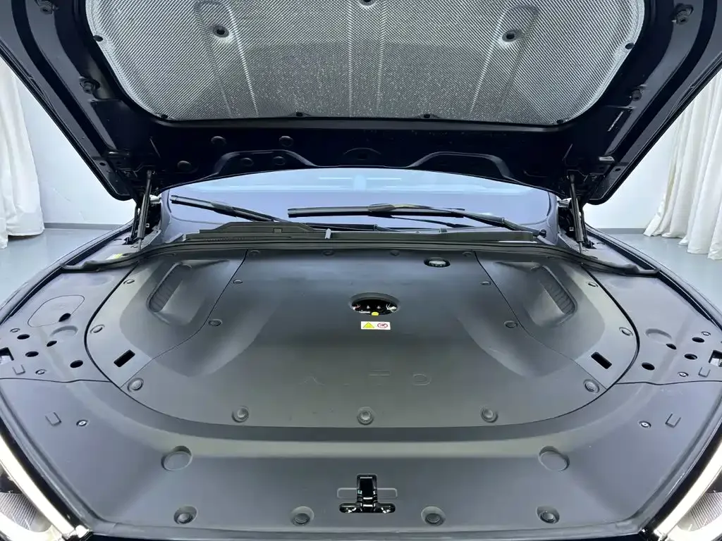 AITO Wenjie AITO M5 2025 Extended Range Ultra AWD — Фото автомобиля 25