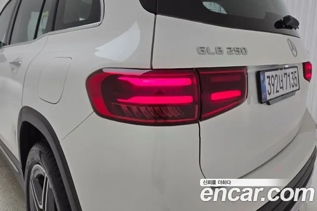 Mercedes-Benz GLB-Class — Фото автомобиля 11