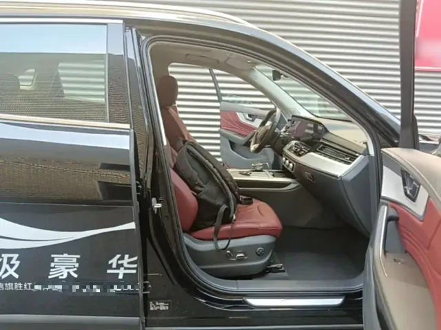 Hongqi HS5 — Фото автомобиля 8