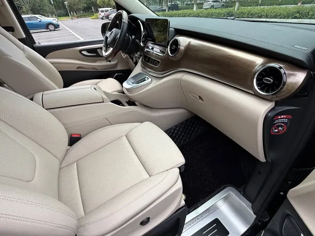 Mercedes-Benz V-Class — Фото автомобиля 9