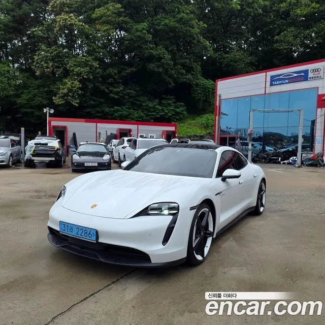 Фотография автомобиля — Porsche Taycan Taycan Khan