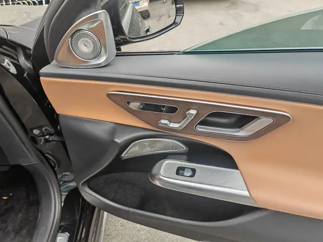 Mercedes-Benz E-Class — Фото автомобиля 7