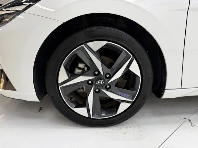 Hyundai Elantra — Фото автомобиля 8