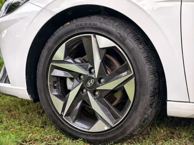Hyundai Elantra — Фото автомобиля 13