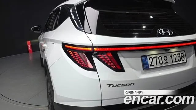 Hyundai Tucson Tucson (NX4) Бензин 1.6 турбо 2WD — Фото автомобиля 20