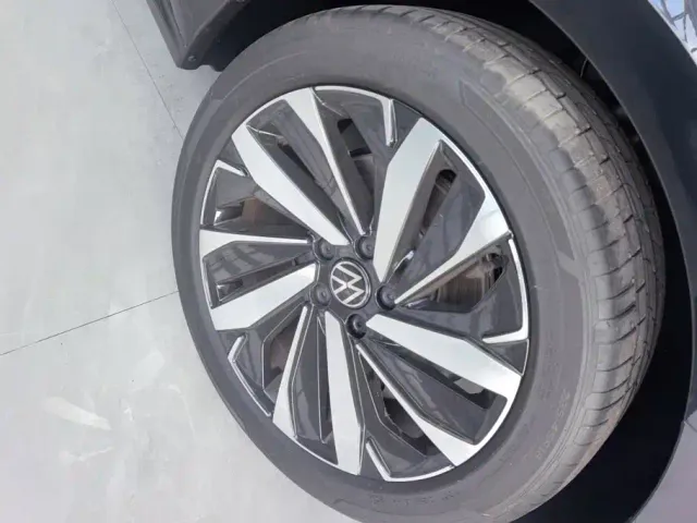 Volkswagen Passat — Фото автомобиля 6