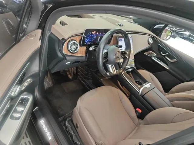 Mercedes-Benz EQE SUV — Фото автомобиля 15