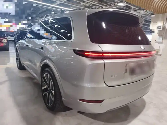 Li Auto L9 — Фото автомобиля 4