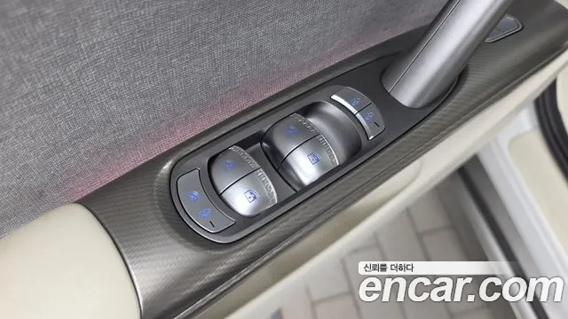 Genesis GV60 — Фото автомобиля 26