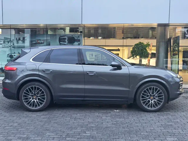 Porsche Cayenne — Фото автомобиля 3