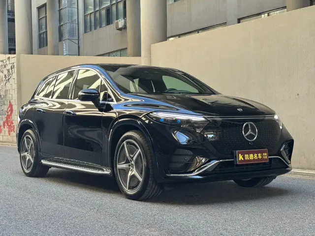 Mercedes-Benz EQS SUV — Фото автомобиля 3