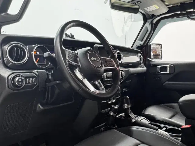 Jeep Wrangler — Фото автомобиля 4