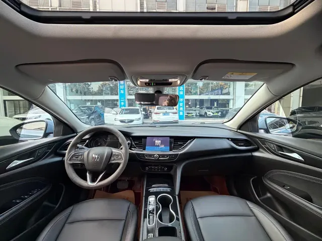 Buick Regal — Фото автомобиля 9