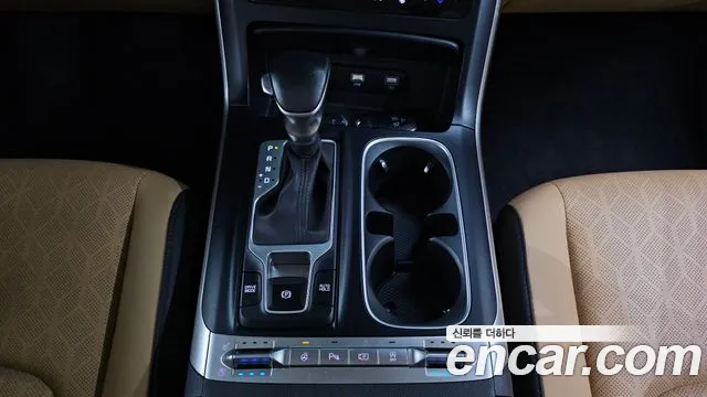 Kia Canival Carnival 4 поколение Дизель 9 мест Prestige — Фото автомобиля 9