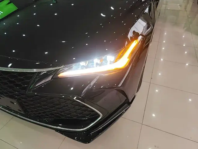 Toyota Avalon — Фото автомобиля 23