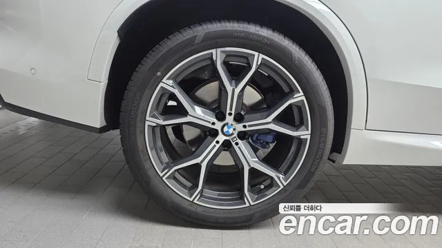 BMW X5 xDrive 40i M Sport — Фото автомобиля 5