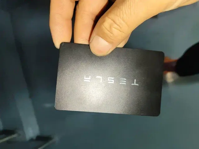 Tesla Model Y — Фото автомобиля 8