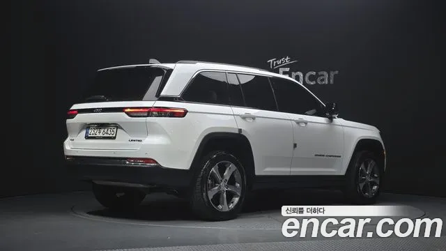 Jeep Cherokee Grand Cherokee(WL) 3.6 Limited — Фото автомобиля 2